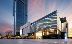 制外立面约60%玻璃