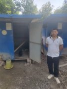 他的散养鸡深居简