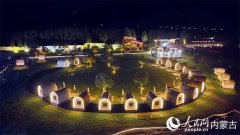 周边的敕勒川马术采用“公司+专业马术俱乐部